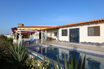 120_Terrasse-mit-Pool_Terrace-with-Pool_Terrasse-avec-piscine_Terraço-com-piscina.png